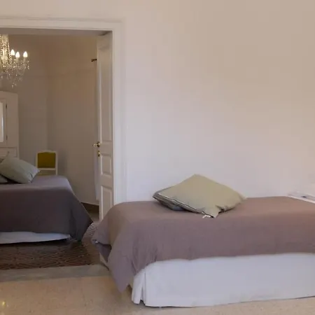 Bianko Ecochic & L'Angolo Di Levante 3* Enna