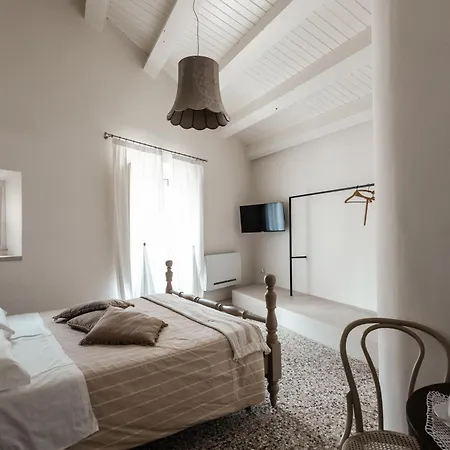 Bianko Ecochic & L'Angolo Di Levante Bed & Breakfast 3*