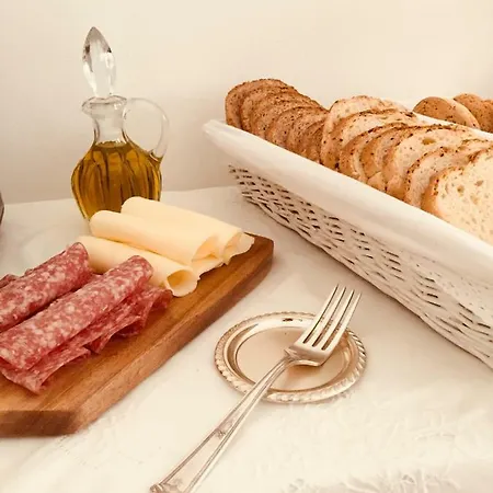 Bed & Breakfast Bianko Ecochic & L'Angolo Di Levante 3*