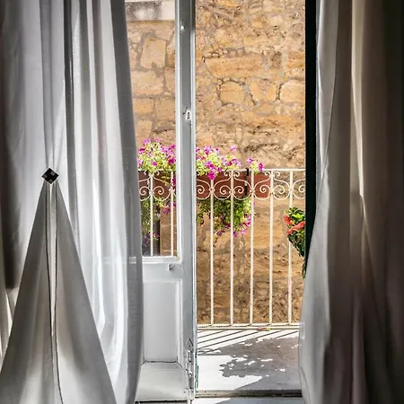 Bed & Breakfast Bianko Ecochic & L'Angolo Di Levante